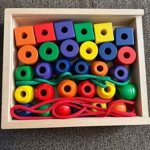 Melissa And Doug Primary Lacing Beads with 30 Beads 2 Laces